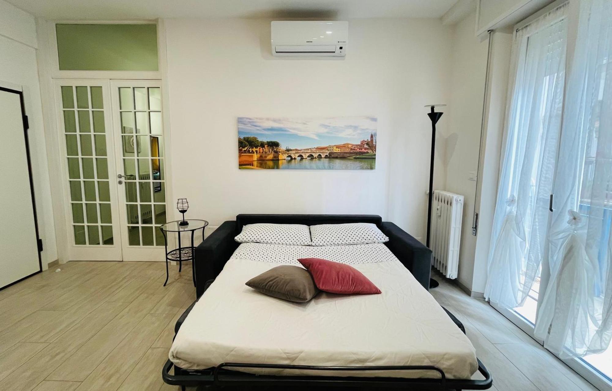 Marina Centro Harbor Apartment Римини Экстерьер фото