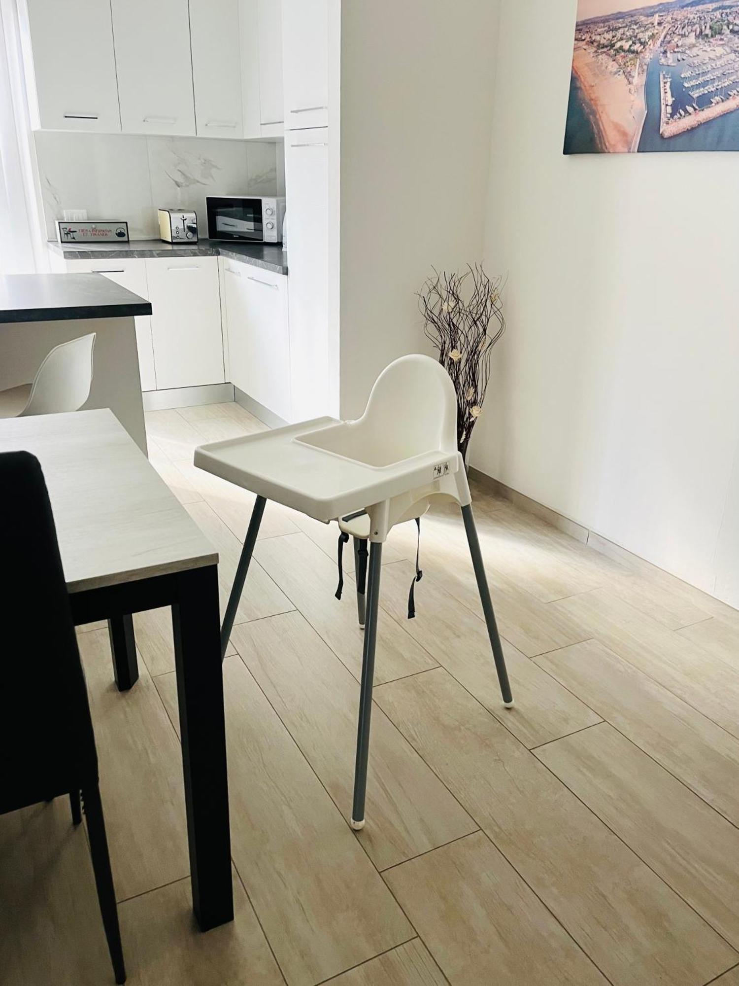 Marina Centro Harbor Apartment Римини Экстерьер фото